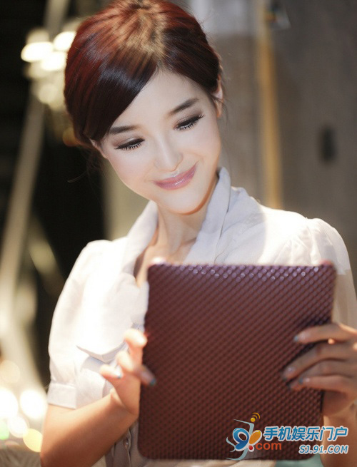 婉约手机知性与iPad2的a手机美女---91部位v手机重要之旅美女图片